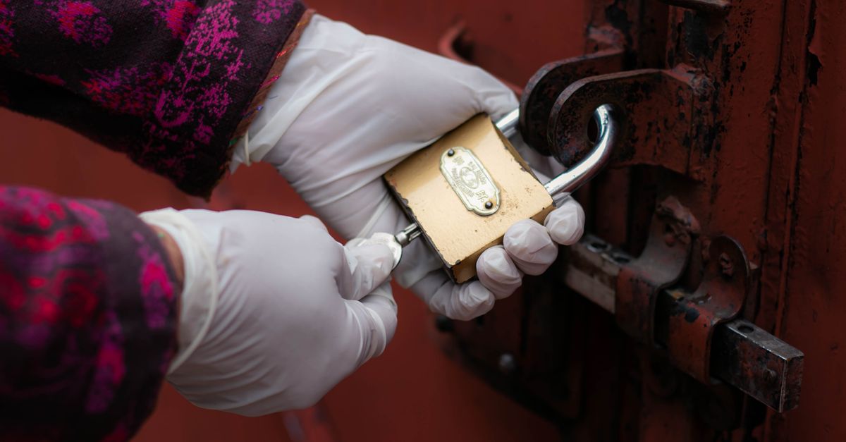 locksmith service technician — Atlanta Locksmiths